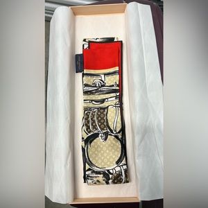 Brand new silk Louis Vuitton Bandeau